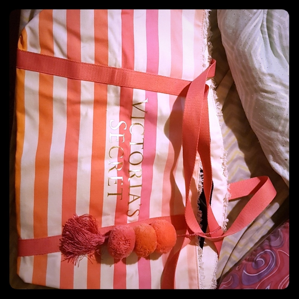 VS tote